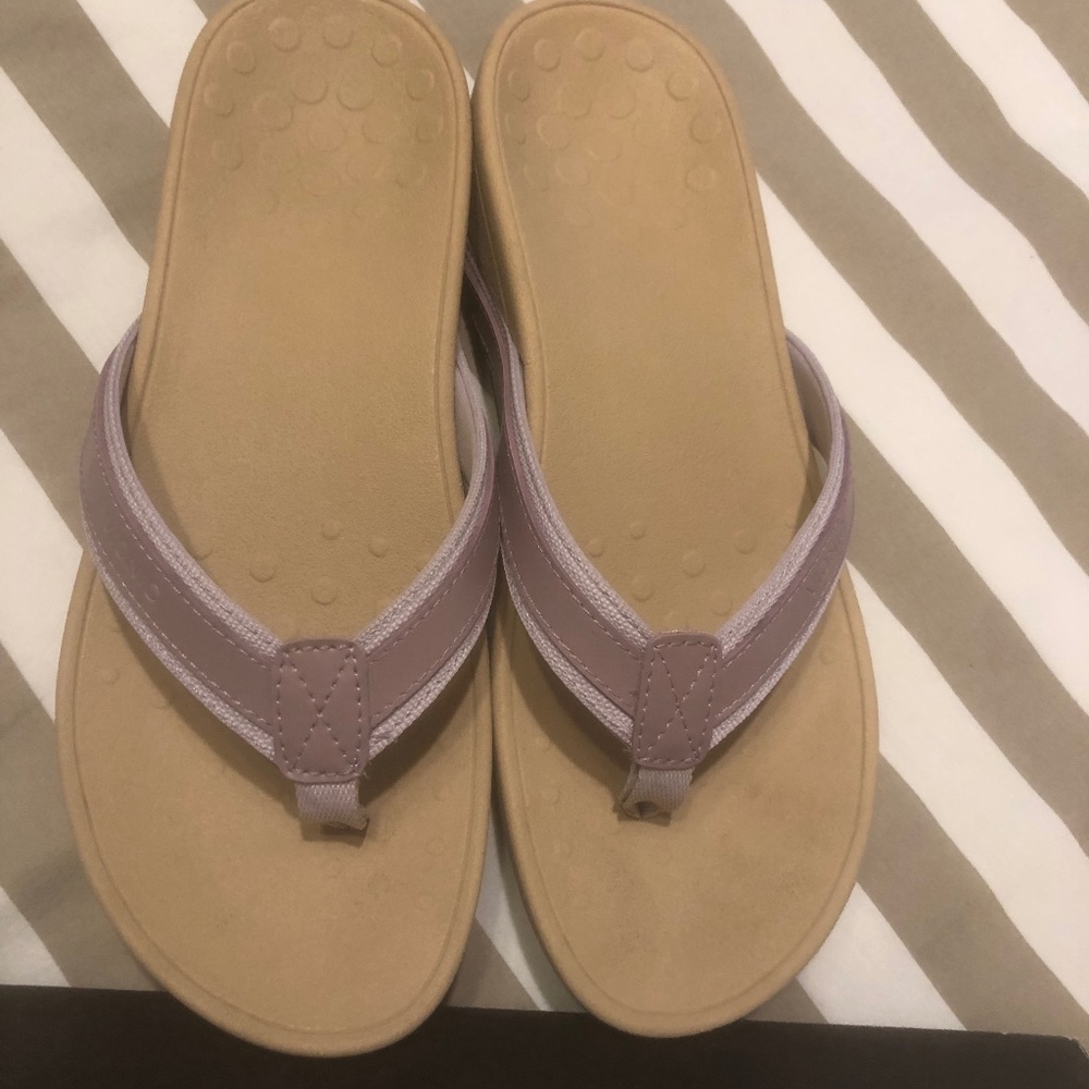 Vionic High Tide flip flop size 9